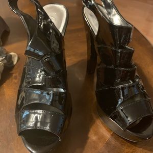 Woman Black patent leather high heels
